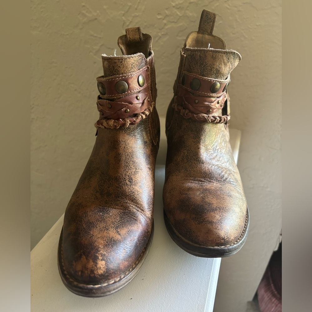 Circle G by Corral Studded Concho Ankle Boots Q5003 Brown Size 8.5 - Picture 2 of 12